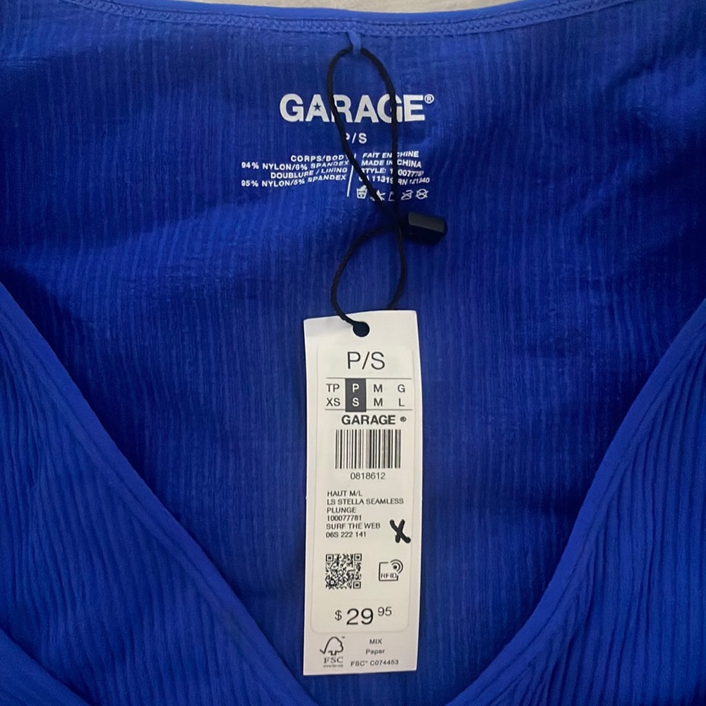 garage long sleve top